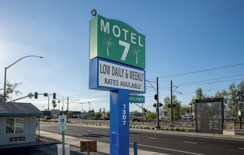 Motel 7 By Oyo Near Phoenix Airport