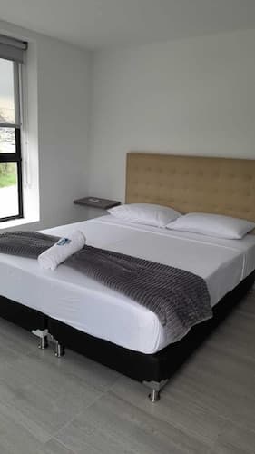 Hotel Golden Hills