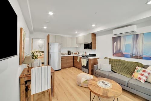Brand-New Chic Nest In Prime Location