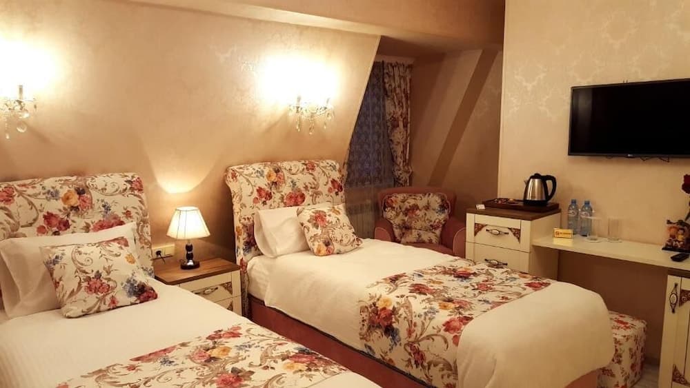 English Home Hotel