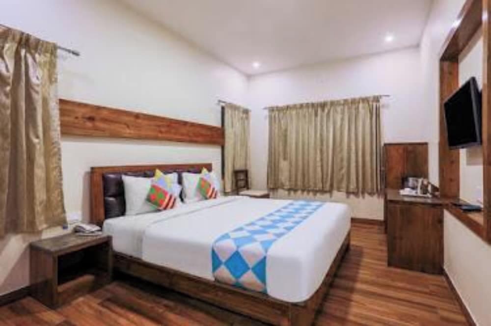 SRJ Thaneesh Residency