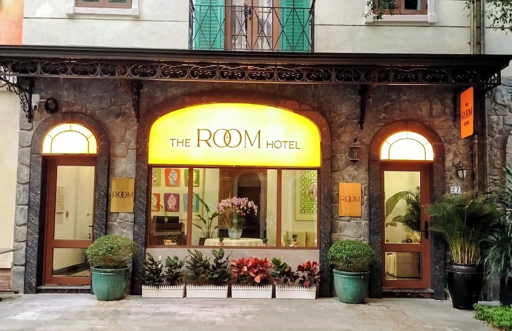 The Room Hotel Sunset Town