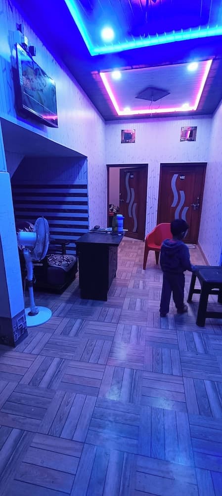Dev In & homestay