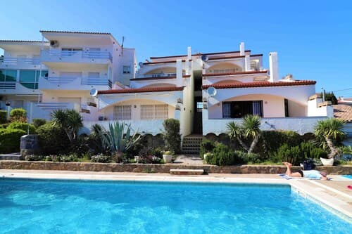 Apartment in Roses Near Waterfront & Mountains