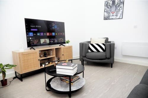 Apartment-sleeps4-streetparking-balcony-duplex