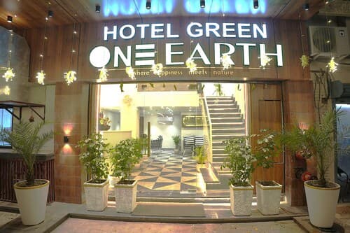 Hotel Green One Earth