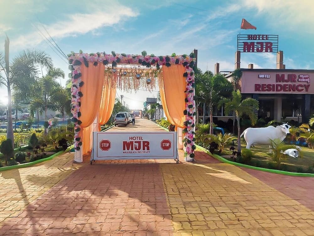 Hotel MJR - Free Pickup and Drop Temple, Sea Beach & Puri Railway Station