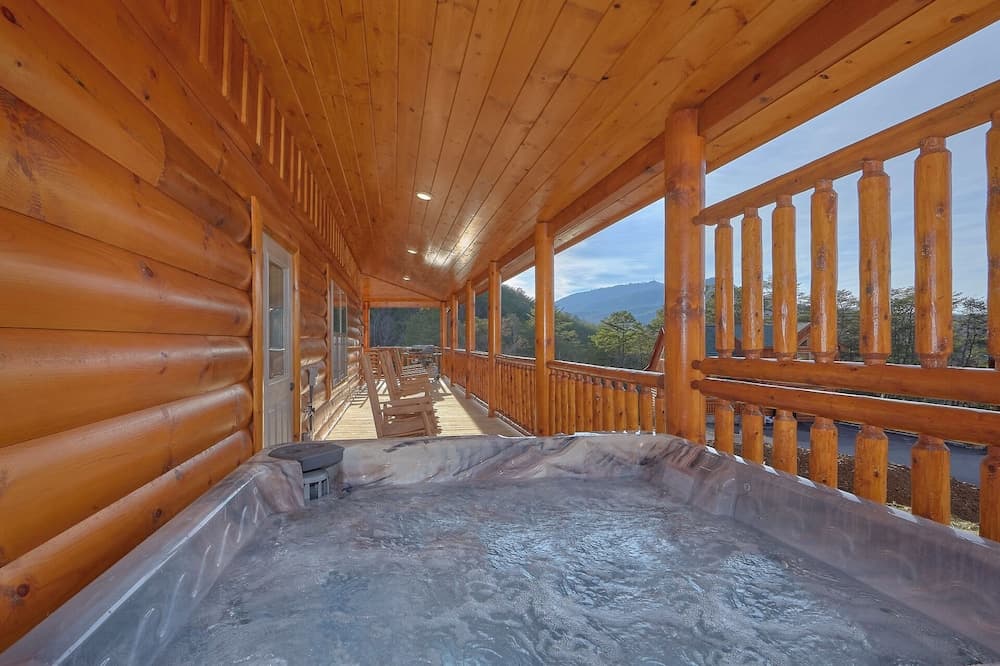 Chilling Bear Lodge