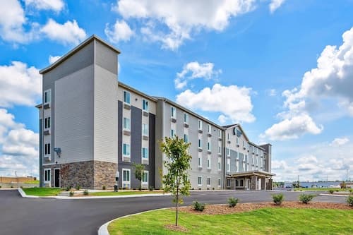 WoodSpring Suites Jackson Hub City