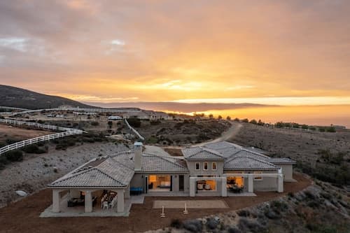 Malbec by Avantstay Incredible Estate w Panoramic Views Bocce Ball Court
