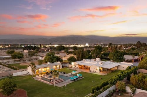Starlight Estate by Avantstay 20 People Architectual Mansion w Pool Tennis Court Game Room