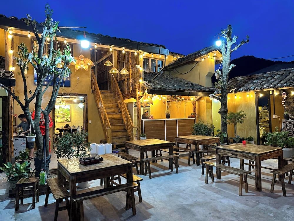 Khói Homestay and Restaurant