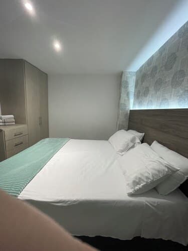 Luxury Liv Limonar
