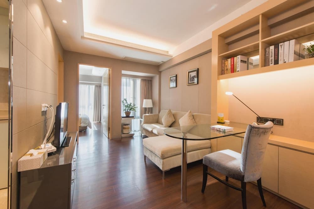 Uhome Apartments
