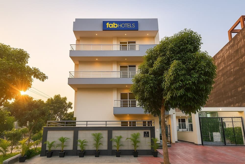 Fabhotel Palm Paradise