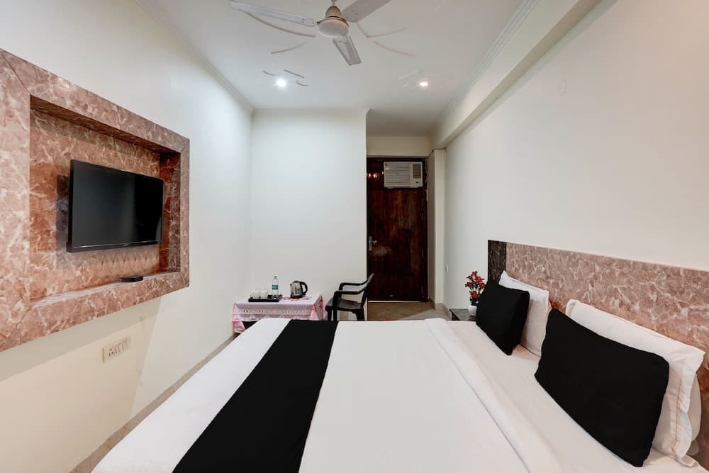Hotel Gold Stays Near Delhi Airport