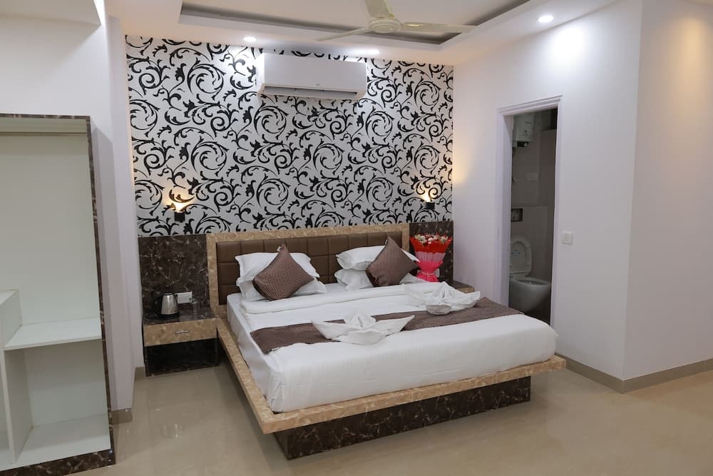 Sairaah Golden Suites