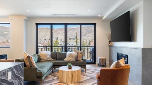 Alpine Oasis at Frontgate by Avantstay Luxe 3bdr Near Vail w/ Views Gym, Pool, Game Room