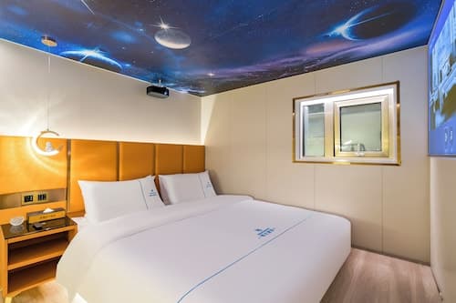 Dequan Luxury CBD Hotel