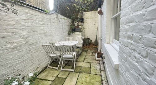 Second nest Chelsea