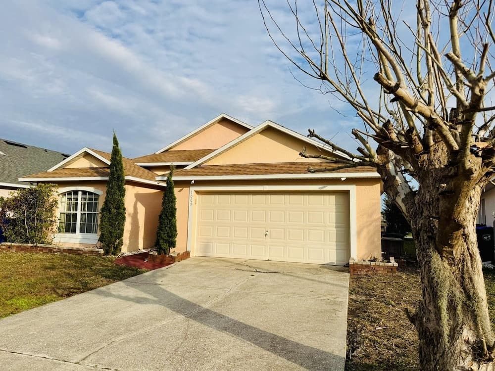 Private Pool House With Lake View, Near all Famous Attractions!!!