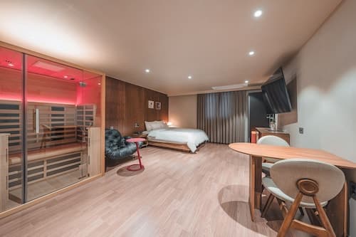 Coolstay Hotel