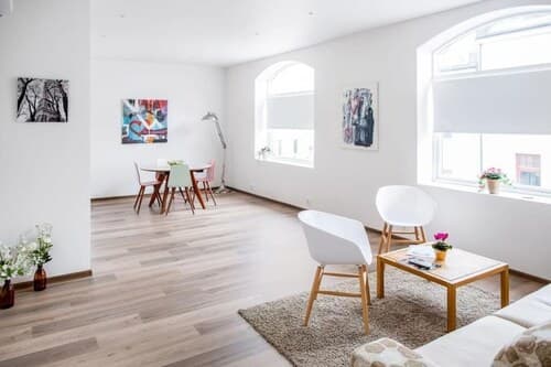 Family Friendly, Free Parking Space, Short Walk to Brosundet