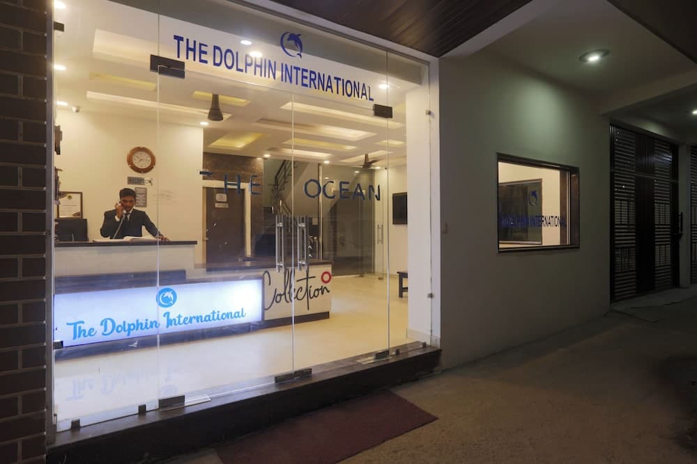Hotel Dolphin Near IGI Airport