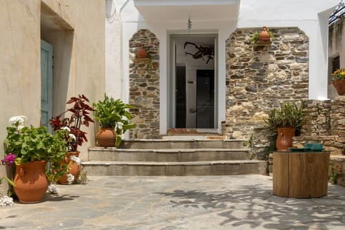 My Grandma s Home Naxos