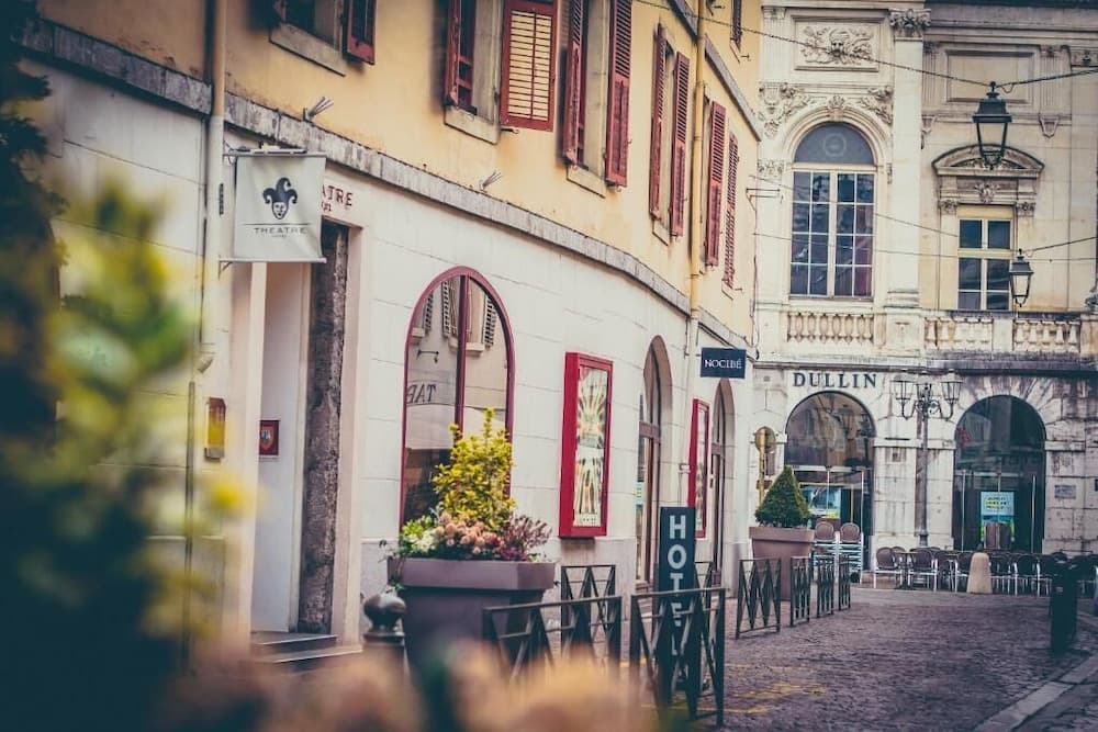 Theatre Hotel