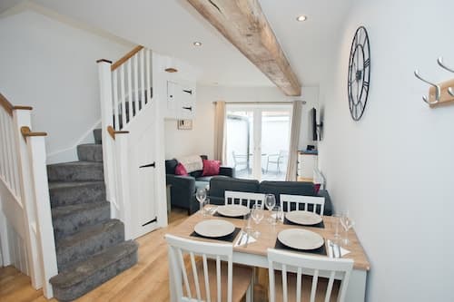 2br-central-15minwalktobeach-freeparking-wifi