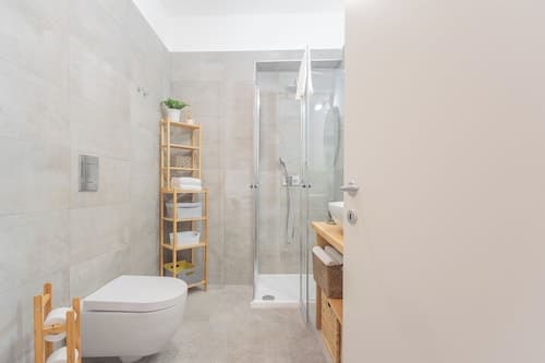 Independence Apartment With Balcony by Rent all Como