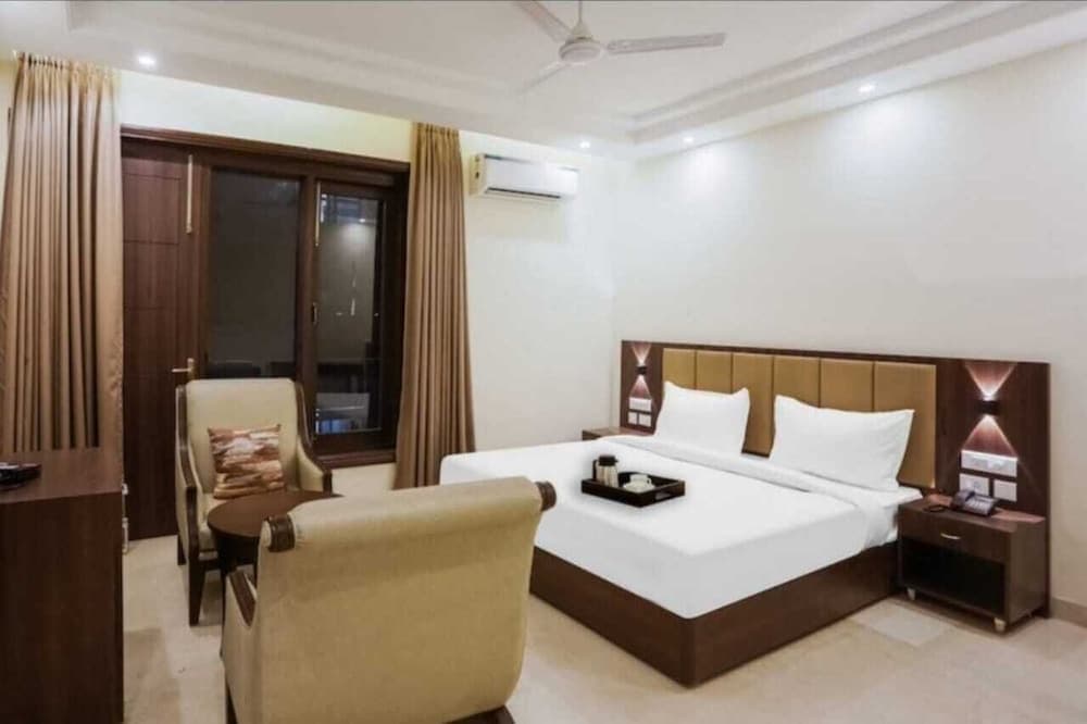 Akshay Hotel