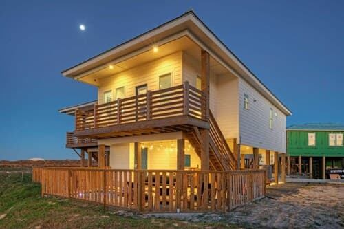 361 Bayview by Avantstay Pool, Firepit + Pond View Golf Cart-friendly Boardwalk to Beach
