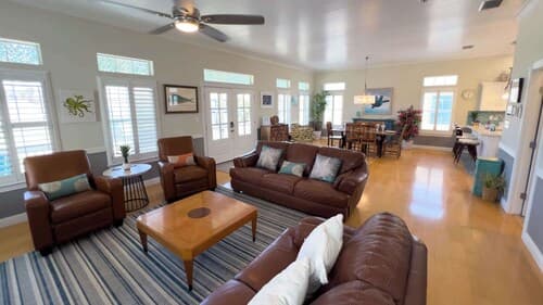 Luxury - 1 min to Beach - Pool - New Remodel