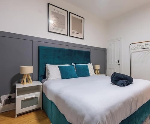 Modern Townhouse-free Parking-game Room-w-ifi