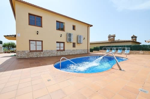 Marina in Blanes With 6 Bedrooms and 4 Bathrooms