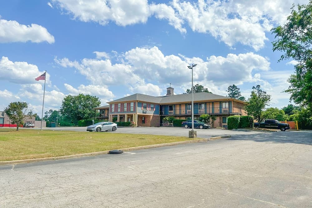 Louisville Inn By Oyo Louisville Municipal Airport