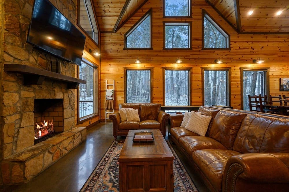 Cabin Vibe - Bunkroom - 3 King - Firepit - Shuffleboard