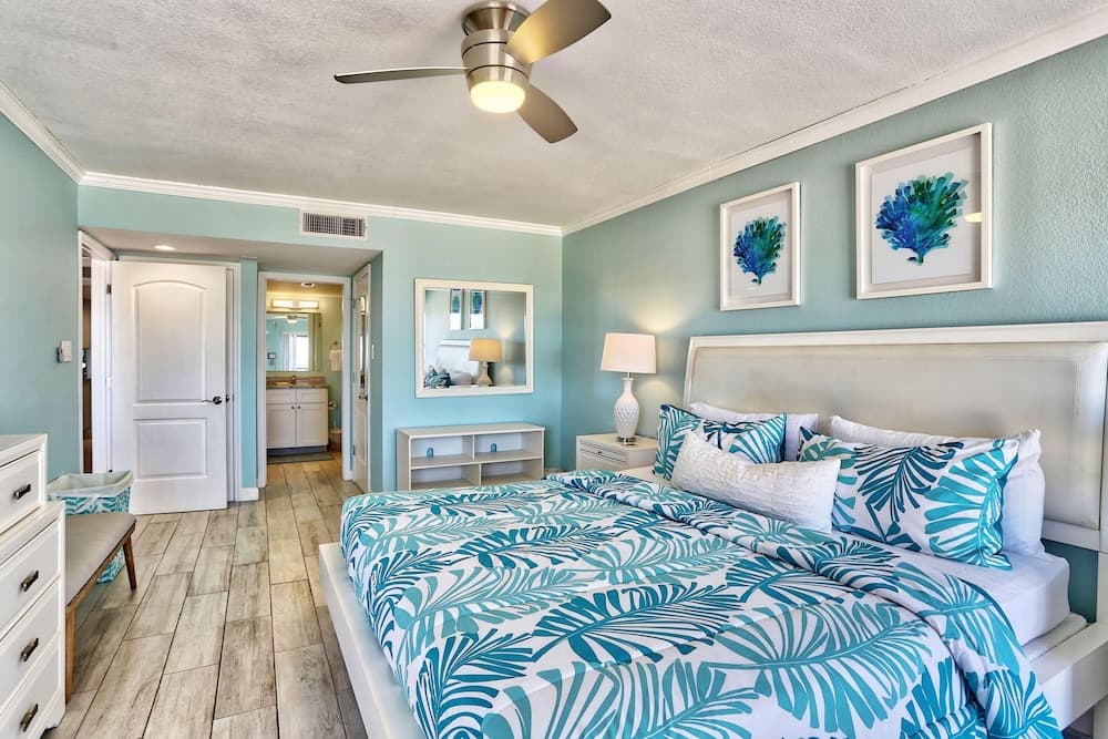 Land's End 10-303 Beach Front - Premier