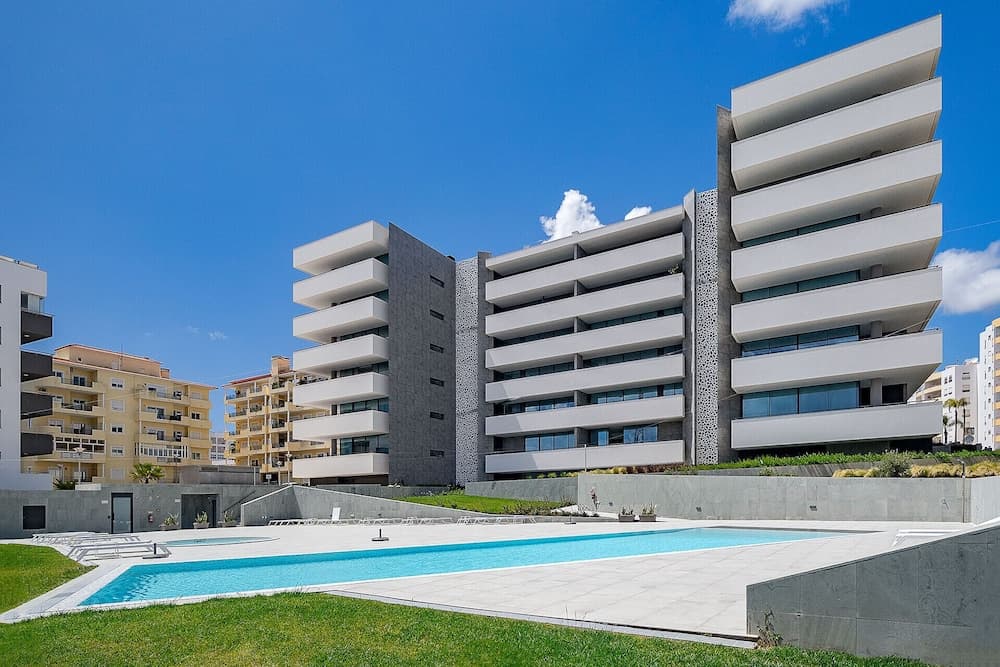 Lagos Deluxe 2 With Pool by Homing