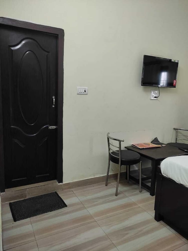 Wave Guest House