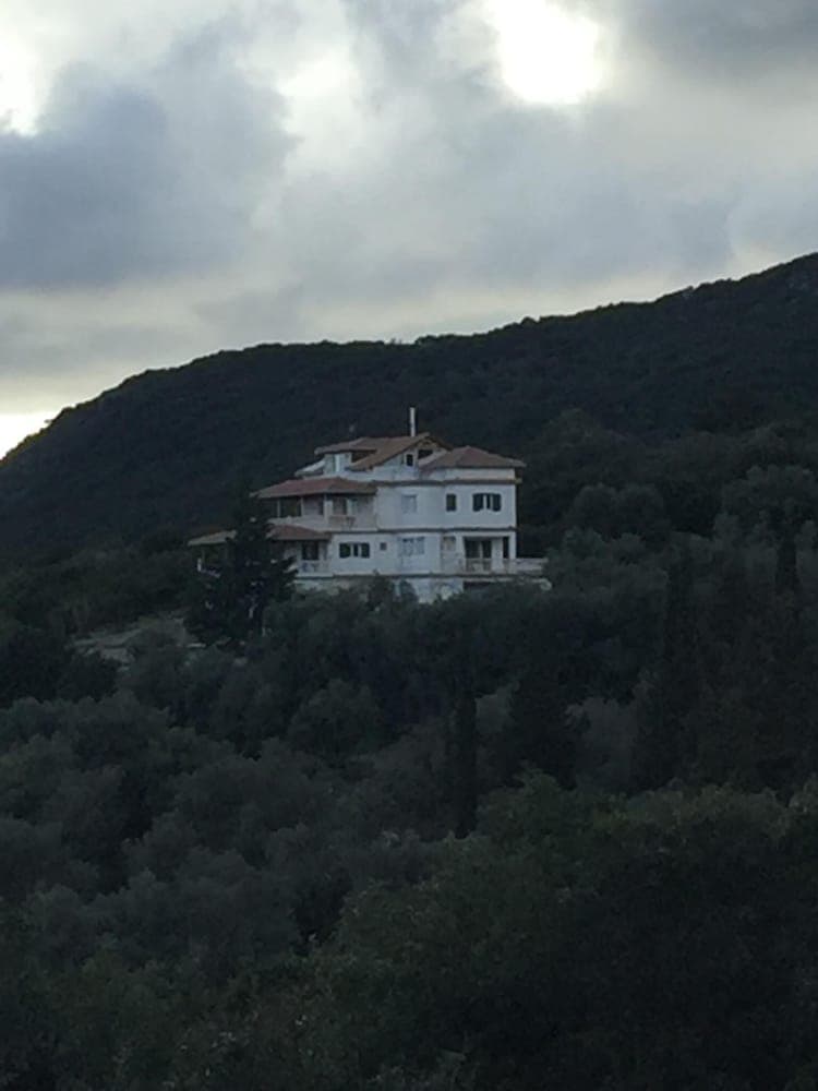 Eleftherion Comfort Living Lefkada