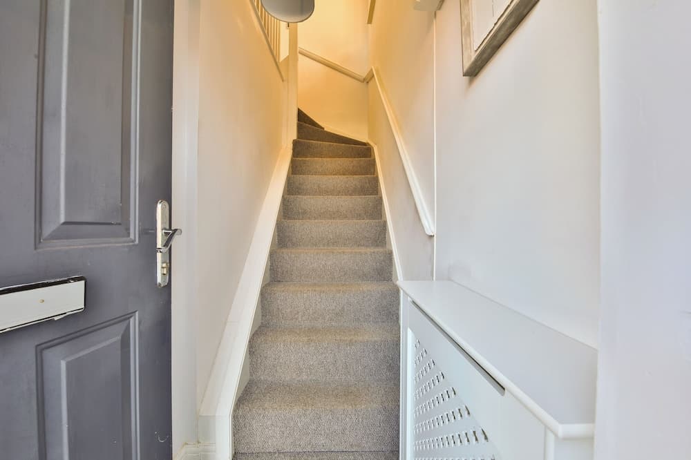 2 Bed House Near Beach with Free Parking