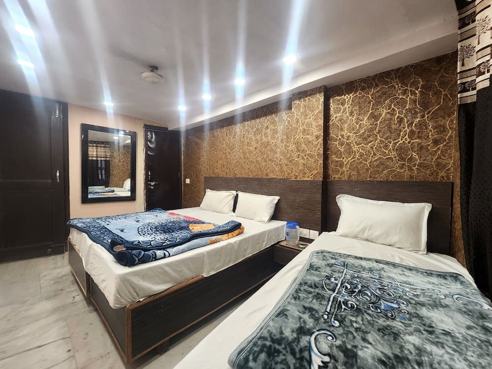 Hotel The Divine