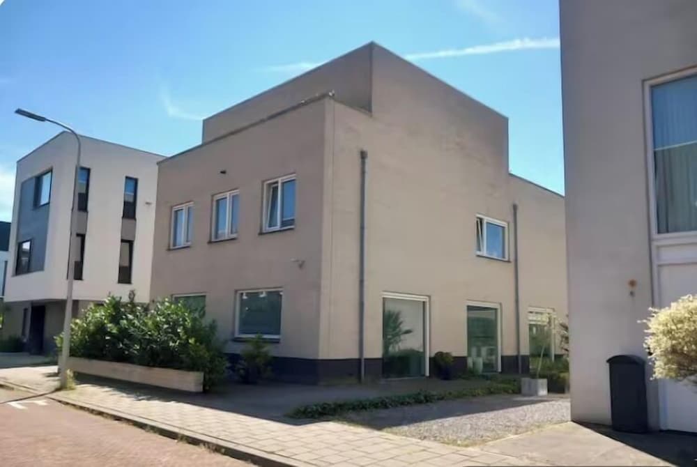 BB luxury villa free parking