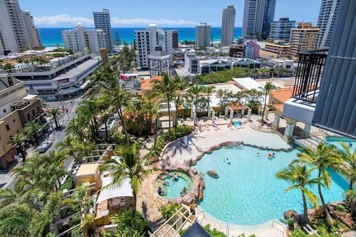 Resort Style Chevron Apartments