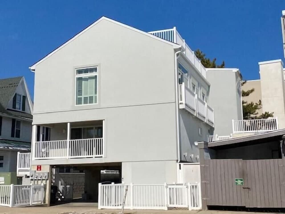 Olive Avenue 1B