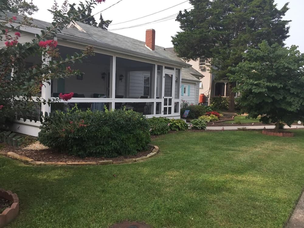 Laurel Street 212a
