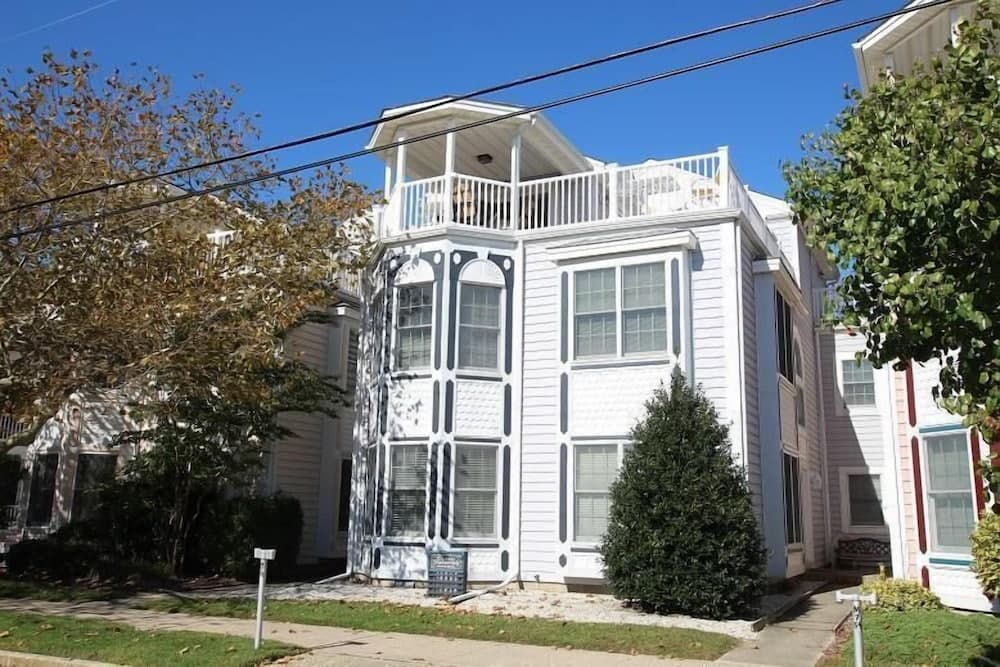 Maryland Avenue 13B